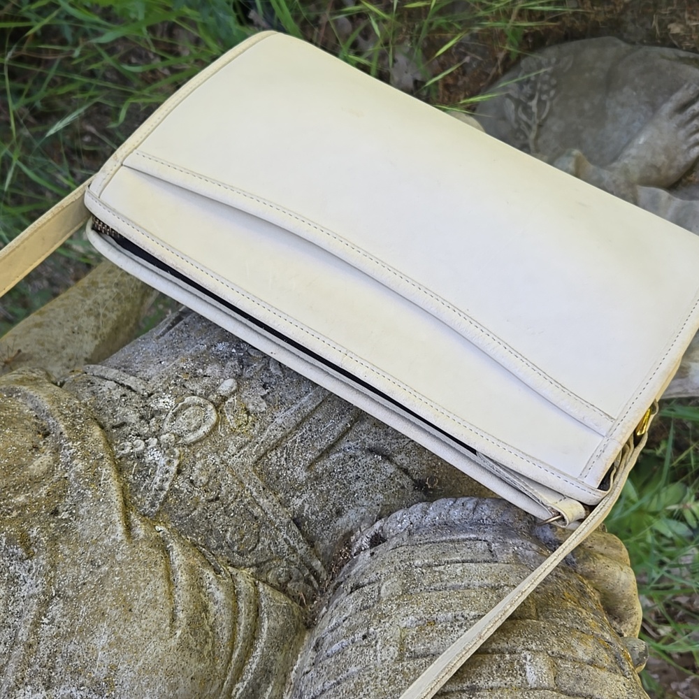 Coach Cream Crossbody Bag - Picture 3 of 12